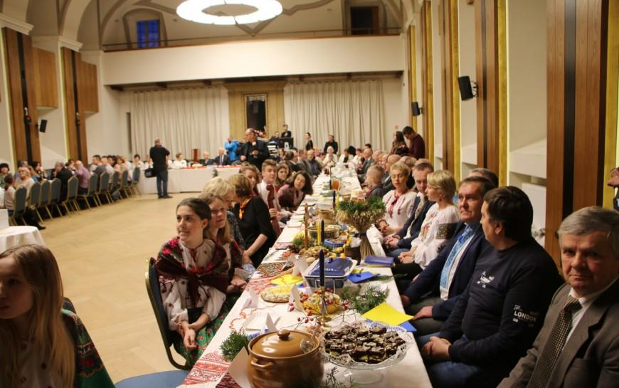  XVIII Wigilia Narodw. Przedstawiciele mniejszoci przy witecznym stole