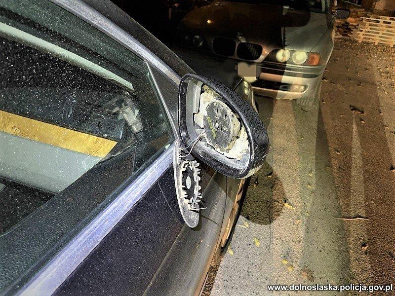 Pijany wandal zniszczy 5 samochodw
