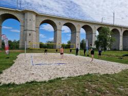 Bolesławiec - Pierwsze zawody siatkówki plażowej na „Wiadukt Plaza” rozegrane 